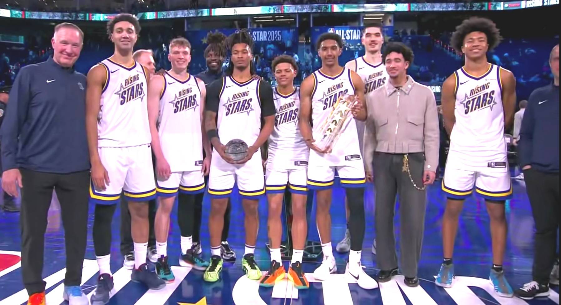 火狐体育平台-全明星赛倒计时，明尼苏达森林狼清晨远射贴柱，细节引发关注，压力陡增，临场指挥获称赞的简单介绍