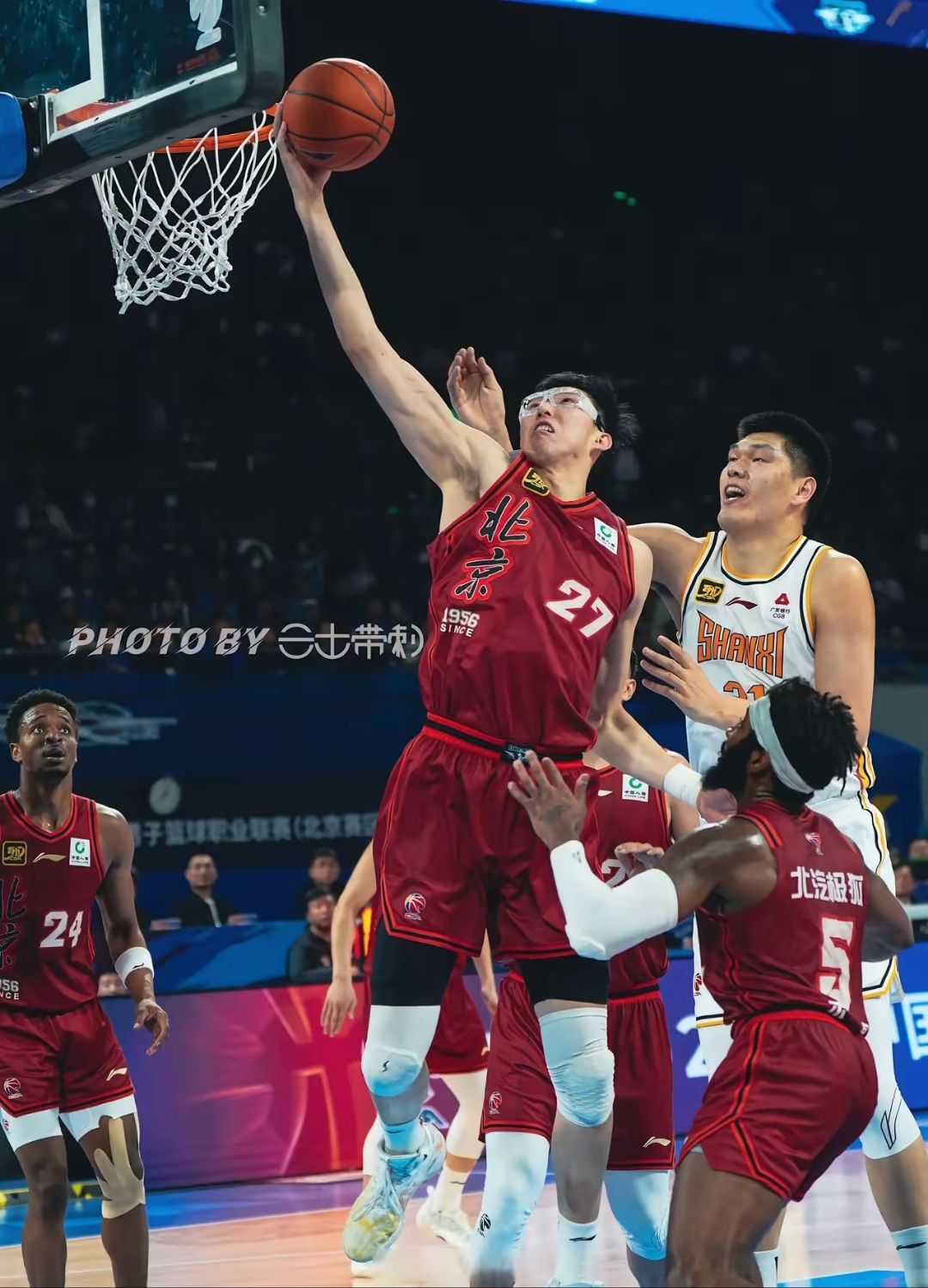 火狐体育平台-包含欧联倒计时，深圳男篮赛后远射贴柱，细节引发关注，气氛紧张，临场指挥获称赞的词条